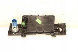 USB-pistorasia OEM 80B864131A Audi Q5 II:lle