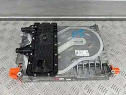 Skoda Enyaq Korkeajännitelaturi OEM 1EA915684EG