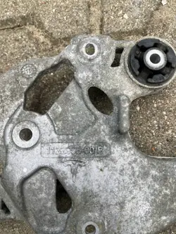 Suporte compressor AC OEM 1122968-00-B Tesla