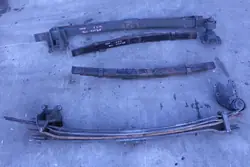 Hinterfedern OEM RESOR RESORY TYŁ 4+5P für Nissan Atleon