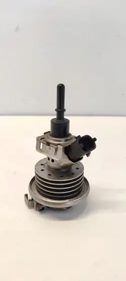 AdBlue-suutin Audi Q5 8R OEM 4G0131113