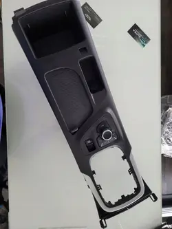 Opel Insignia A Keskikonsoli USB/AUX-liitin OEM 13289002