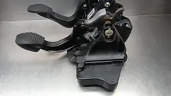 Kupplungs-Bremspedal OEM 55703354 für Opel Corsa D
