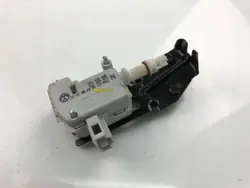 VW Touran Polttoainesäiliön kansi OEM 3B0959782 Käytetty