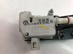 VW Touran Brandstoftankklep OEM 3B0959782 Gebruikt