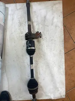 Höger halvmuff Kia Sportage IV 2020 49560-D7100