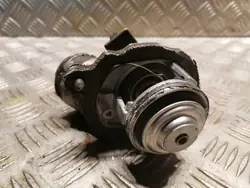 Mercedes-Benz Termostaatti OEM 2722000015 ML W164:lle