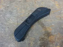 AUDI A4 B7 Renkaankey Vetokoukku Kotelo 8E0012111A