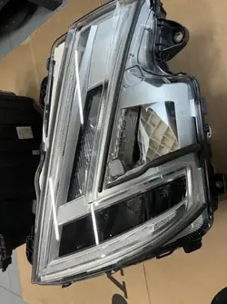 Phares LED Volvo FH4 OEM 23752680/78 d'occasion