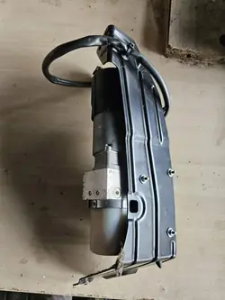 Mécanisme Pompe Hydraulique Coffre BMW E61 OEM 7111867