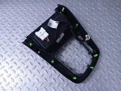Kia Ceed Vasen kiinnike OEM 84630J7040WK - Käytetty