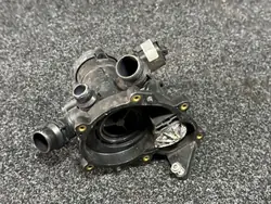 VW 1.8 2.0 TFSI Boîtier de Thermostat 06L121111M
