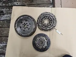 Embreagem completa volante bimassa Nissan Qashqai J10 1.5 DCI