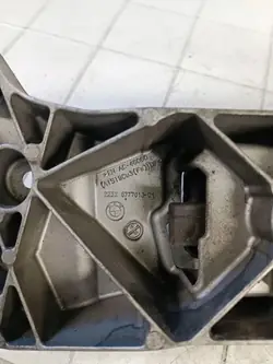 BMW Växellådsfäste OEM 22326777613 för 5-serie F10