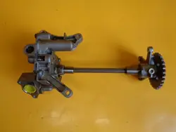 AUDI S4 A4 B8 3.0 TFSI Olje Pump 06E115105