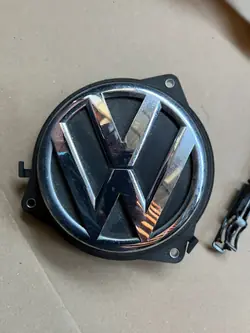 Badge Poignée Hayon VW Polo 6R0 2014 OEM