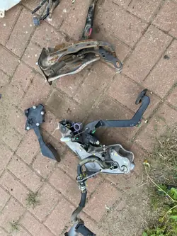 Pedal embraiagem Toyota OEM 116 - Usado