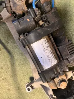 VW Touareg 7P Veringscompressor OEM 256099