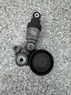 Poulie tendeur courroie trapézoïdale Mazda CX-3 PE03-15980