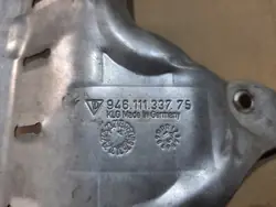 Escudo térmico Porsche OEM 94611133775 para Cayenne