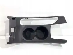 Juomakuppiteline OEM BJS7-64431 Mazda 3 BM Sedanille