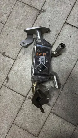 EGR-jäähdytin OEM 147354PM0A Renault Captur II 1.6 e-tech