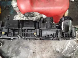 Tampa de Válvula BMW 1 2.0 D Usada OEM 7797613