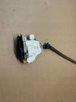 AUDI A4 A6 A7 C6 Q5 Vänster Framdörrslås 6 Pin