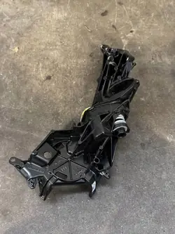 Porsche Cayenne 9Y vasen peilin pohja OEM 9Y1857411