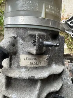 Bomba de dirección asistida Volvo S60 II V60 I 2.0 D3
