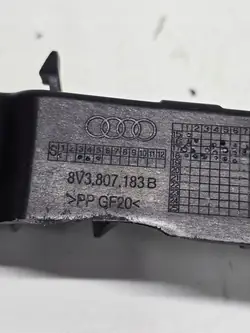 AUDI A3 Frontstoßstangenmontageschlitten links 8V3807183B