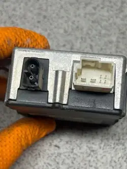 Relé BMW OEM 6765705 para Serie 5 E60 3.0L Diésel