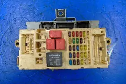 Caixa de fusíveis FIAT STILO 1.9JTD