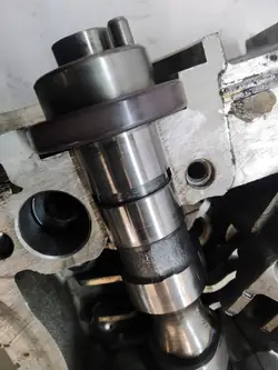 Sylinterikansi OEM M22111-27500 Hyundai Matrix 1.5 CRDI
