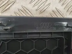 Grille d'étagère arrière droite Audi A5 2019 OEM 8W5035406B