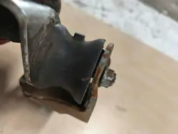Pakoputken kiinnitys OEM A2134922200 Mercedes-Benz E W211