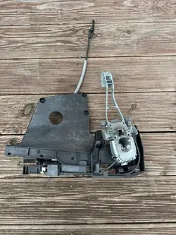 Serrure de Porte Avant Gauche 6 Broches Volvo V70 III