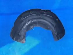 BMW X5 G05 takainen vasen pyöränkaaripeite OEM 7478757