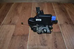 Bakre högra dörrlåsaktuator Audi Q7 VW Touareg