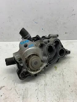 Pompe à eau OEM 04C121042E pour Skoda Fabia III