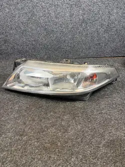 Renault Laguna II Vänster framlykta OEM 8200002845