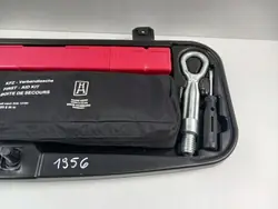 BMW 520D F10 Boîte à Outils Levage OEM 6785654 - Occasion