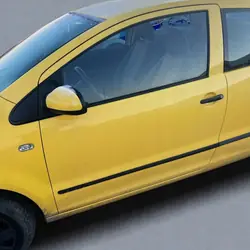 VW FOX 03-10 3D vasen etulasi - OEM-osat