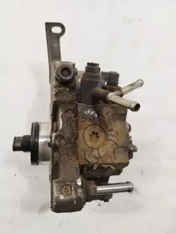 TOYOTA AURIS YARIS COROLLA 1.4 EINSPRITZPUMPE OEM