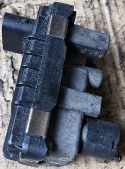 Hella Turbomoottorin Aktuaattori 6NW 009 550-221 - Käytetty
