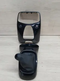 Toyota AYGO II vaihdekehyksen OEM Musta