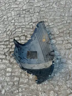 VW Golf VIII oikea etupyöränkaari OEM 5H0805912K