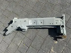 OEM 57026-K0010 Vasen pitkittäispalkki Toyota Yaris IV