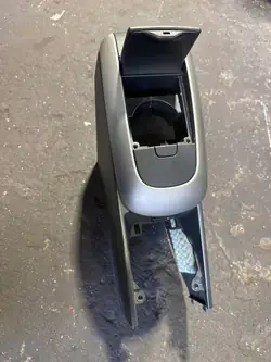 Toyota Käsinoja OEM 58911-02180 Auris E15:lle
