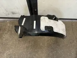Oikea takapyöränkaari OEM 86822Q000 Hyundai i20